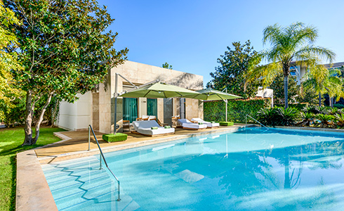 PEARL POOL ROOM